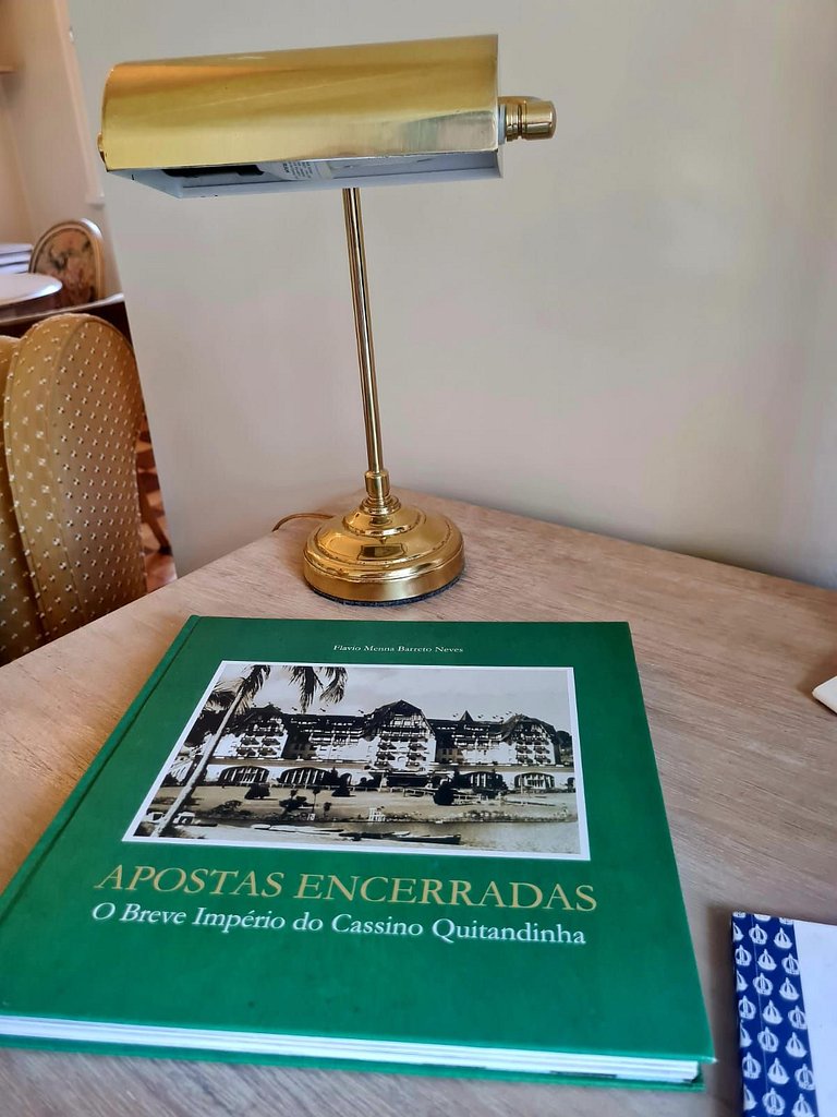 Arte e história na luxuosa Suite Francesa no Palácio Quitand