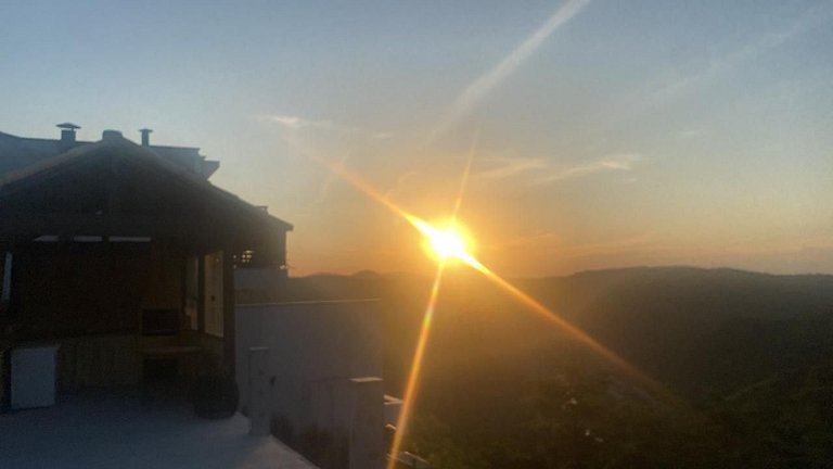 Encantadora Casa Sunset Areal na Serra Fluminense em Condomí