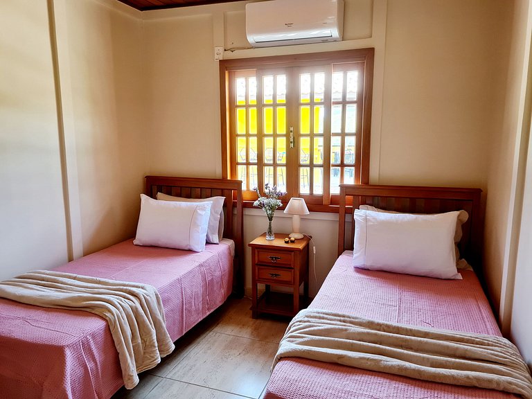 Encantadora Casa Sunset Areal na Serra Fluminense em Condomí