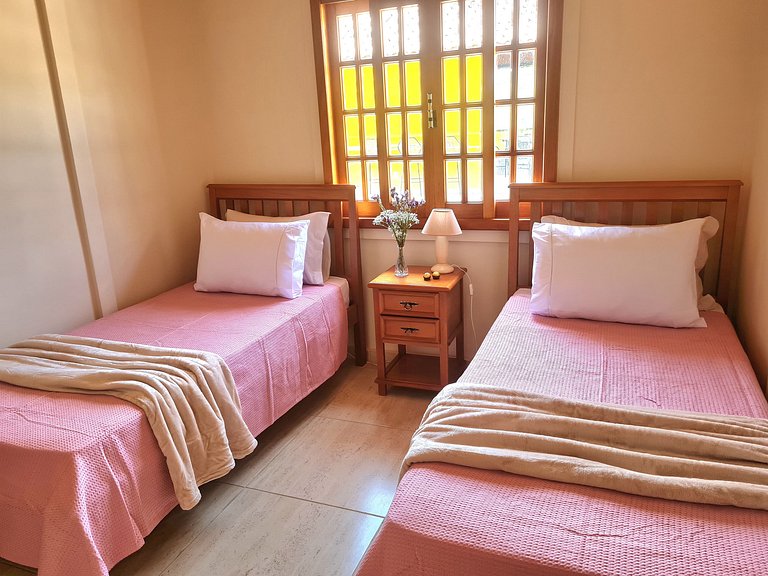 Encantadora Casa Sunset Areal na Serra Fluminense em Condomí